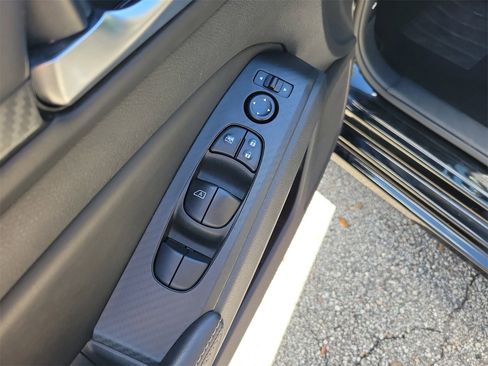 Used 2024 Nissan Altima 2.5 SV image 14