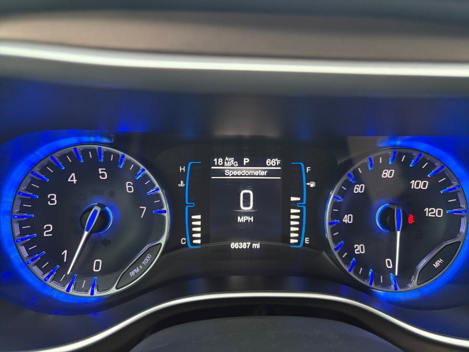 Used 2017 Chrysler Pacifica Touring w/ Tire & Wheel Group FWD image 21