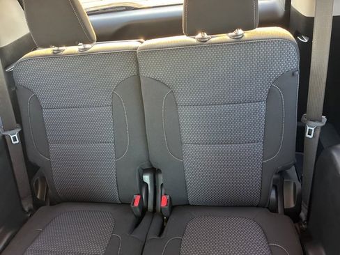 Used 2023 GMC Acadia SLE w/ Driver Convenience Package image 23