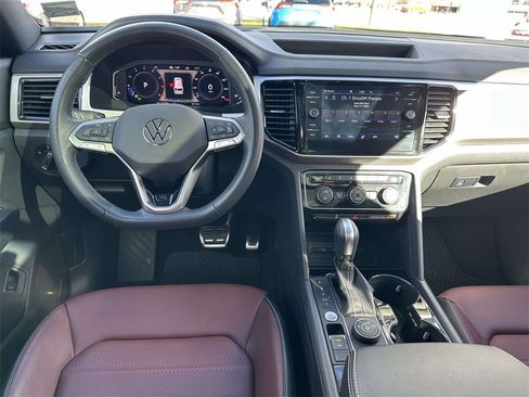 Used 2023 Volkswagen Atlas Cross Sport SEL Premium R-Line image 2
