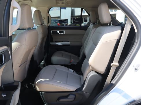 Used 2024 Ford Explorer XLT w/ Equipment Group 202A AWD/4WD image 10