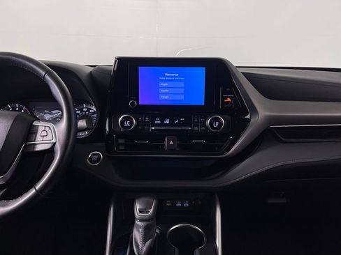 Certified 2025 Toyota Highlander LE image 15