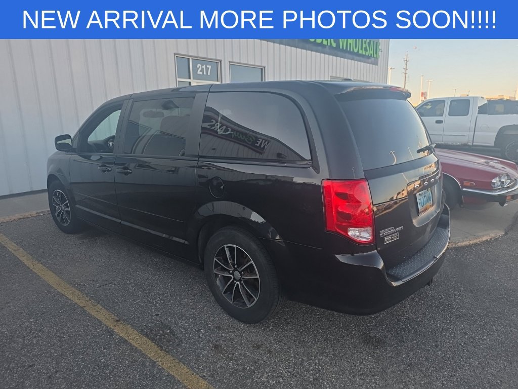 Used 2017 Dodge Grand Caravan SE FWD image 3