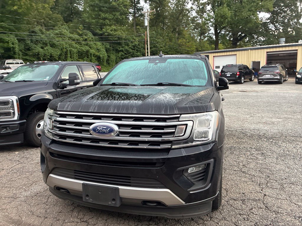Used 2020 Ford Expedition XLT w/ Equipment Group 202A AWD/4WD image 4