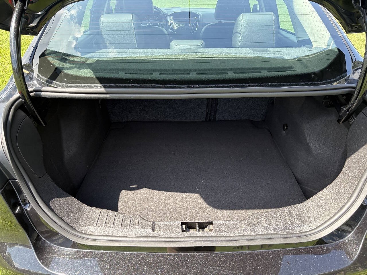 Used 2015 Ford Focus SE w/ Equipment Group 201A FWD image 13