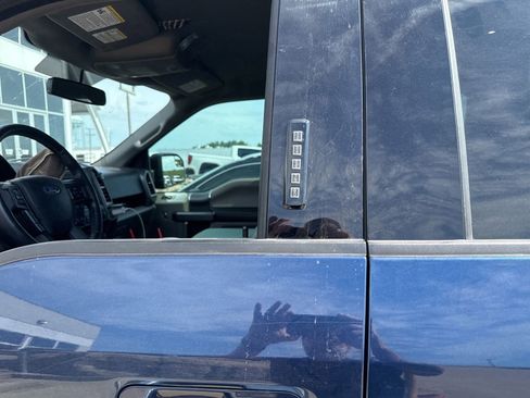 Used 2018 Ford F150 XLT w/ Equipment Group 302A Luxury AWD/4WD image 13