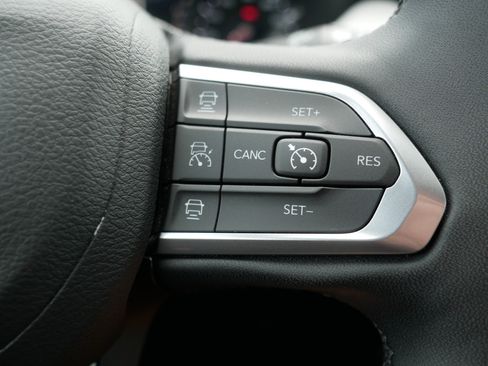 Used 2025 Jeep Compass Limited AWD/4WD image 29