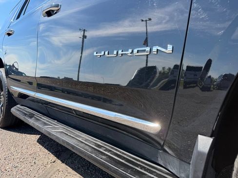 Used 2023 GMC Yukon SLT w/ SLT Premium Package AWD/4WD image 17