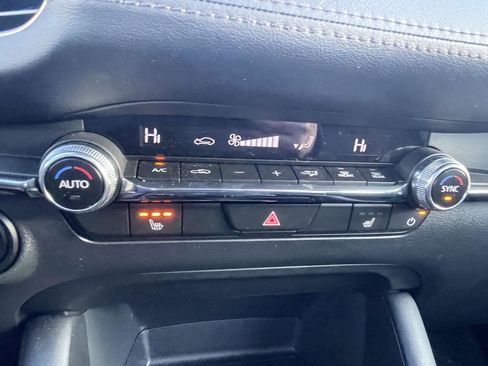 Used 2025 MAZDA MAZDA3 s image 13