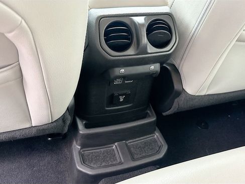 Used 2021 Jeep Wrangler Unlimited Sahara AWD/4WD image 28