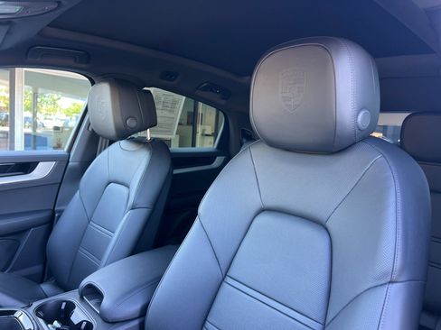Certified 2026 Porsche Cayenne Coupe AWD/4WD image 6