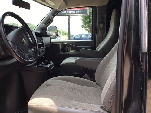 Used 2021 Chevrolet Express 2500 w/ Driver Convenience Package RWD image 15