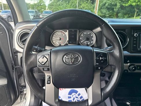 Used 2017 Toyota Tacoma SR5 w/ Tow Package AWD/4WD image 17