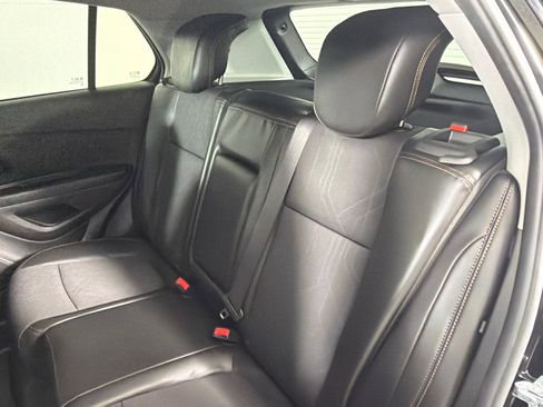 Used 2022 Chevrolet Trax LT w/ Driver Confidence Package image 18