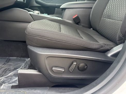 Used 2024 Ford Escape Active image 11