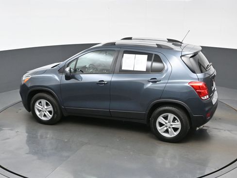 Used 2022 Chevrolet Trax LT w/ Driver Confidence Package AWD/4WD image 33
