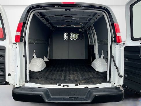 Used 2025 Chevrolet Express 2500 w/ Driver Convenience Package image 24