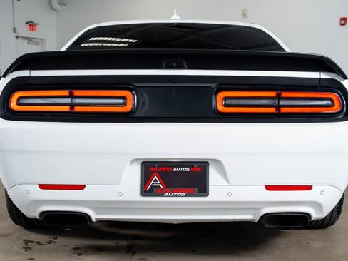 Used 2019 Dodge Challenger SRT Hellcat w/ Widebody Package RWD image 11