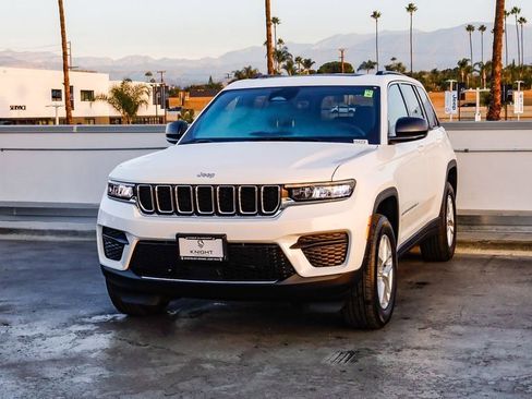 New 2025 Jeep Grand Cherokee Laredo X w/ Luxury Tech Group I image 4
