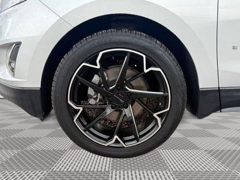 Used 2020 Chevrolet Equinox LT w/ Sport Edition image 12