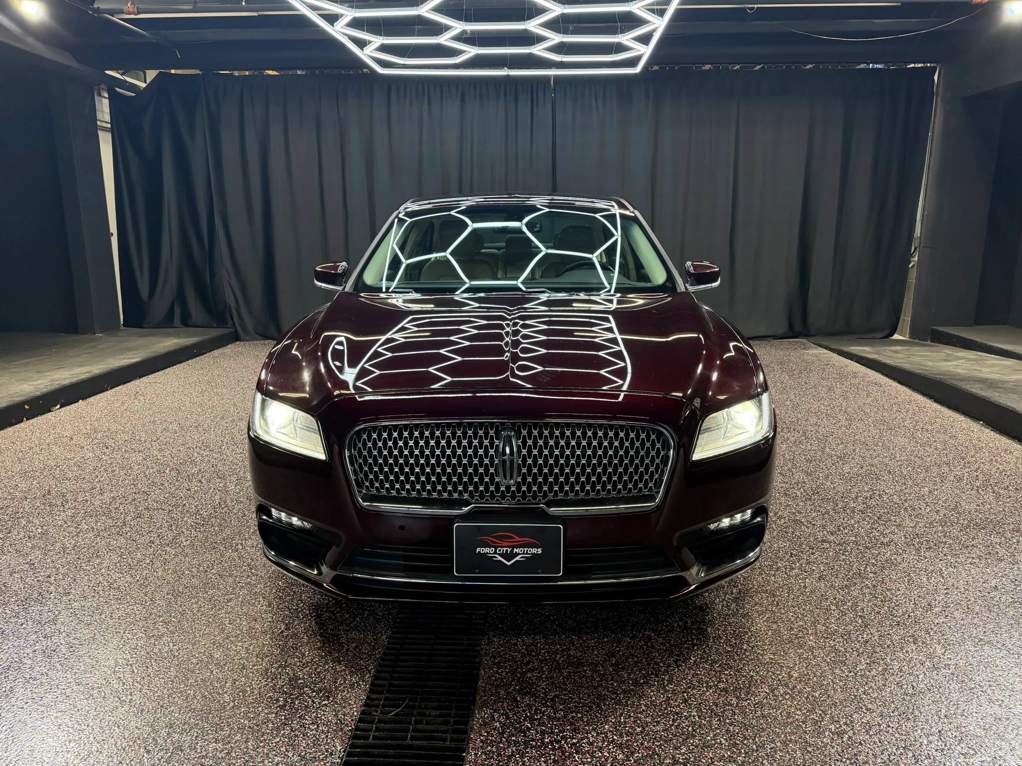Used 2020 Lincoln Continental w/ Convenience Package FWD image 3