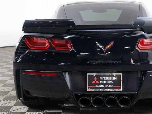 Used 2018 Chevrolet Corvette Stingray Coupe RWD image 14