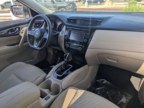 Used 2019 Nissan Rogue SV FWD image 13