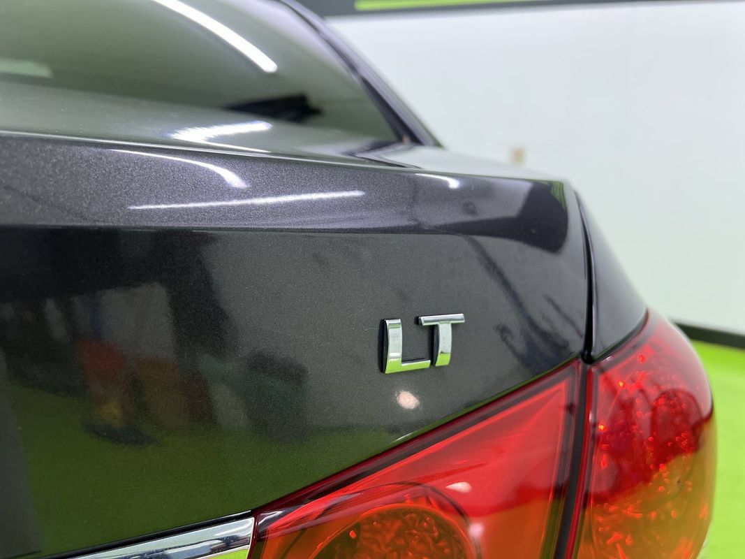 Used 2016 Chevrolet Cruze LT w/ Technology Package FWD image 14