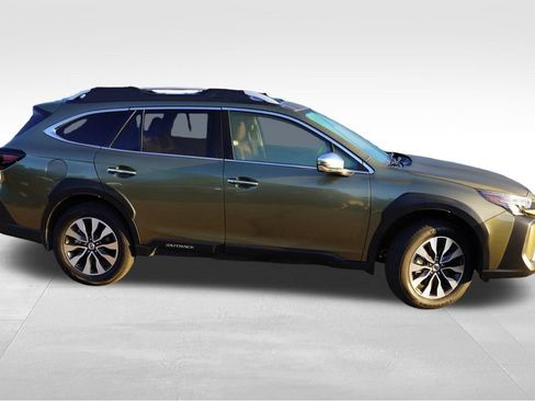 Used 2025 Subaru Outback Touring w/ Popular Package #2 AWD/4WD image 2