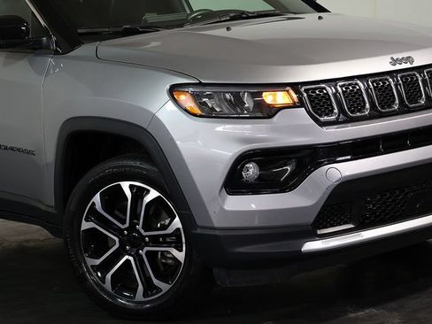 Used 2023 Jeep Compass Limited AWD/4WD image 8