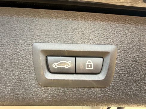 Used 2017 BMW X3 xDrive28i w/ Premium Package image 32