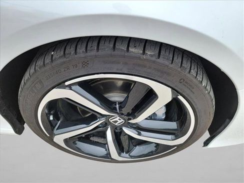 Used 2022 Honda Accord Sport image 11