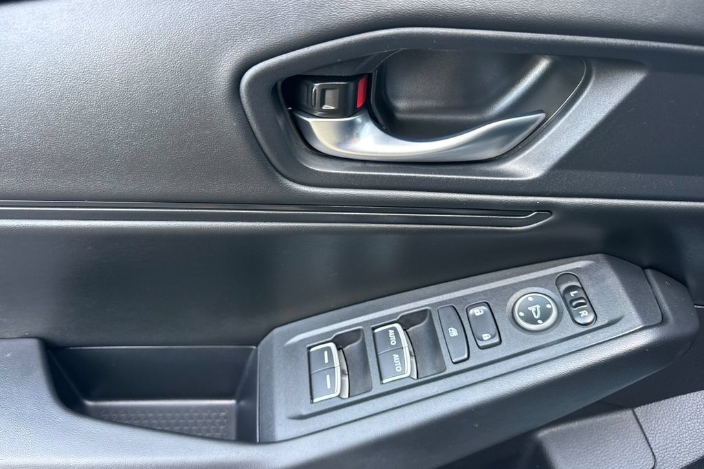 Used 2025 Honda Accord SE image 5