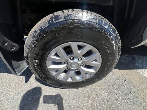 Used 2018 Toyota Tacoma SR5 AWD/4WD image 31