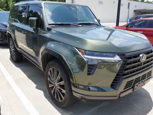 Used 2026 Lexus GX 550 w/ Accessory Package (2T) AWD/4WD image 3