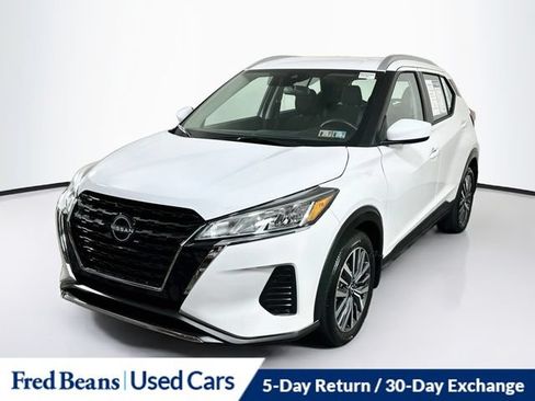Used 2023 Nissan Kicks SV FWD image 3