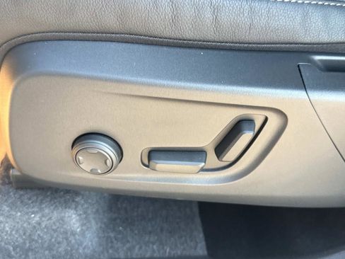 New 2026 Volvo XC40 B5 Plus w/ Climate Package image 18