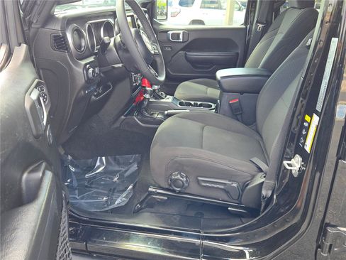 Used 2023 Jeep Wrangler Unlimited w/ Cold Weather Group AWD/4WD image 25