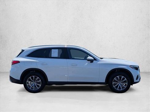 Used 2026 Mercedes-Benz GLC 300 4MATIC image 4