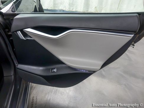 Used 2016 Tesla Model S 70D AWD/4WD image 37