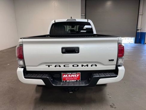 Used 2022 Toyota Tacoma TRD Sport w/ Black Out Package (TMS) image 4