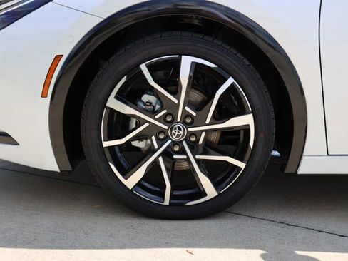 New 2026 Toyota Prius Plug-In Hybrid FWD image 9