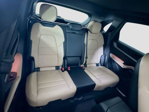Certified 2025 Porsche Cayenne S AWD/4WD image 29