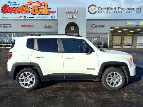Certified 2022 Jeep Renegade Latitude w/ Convenience Group image 2