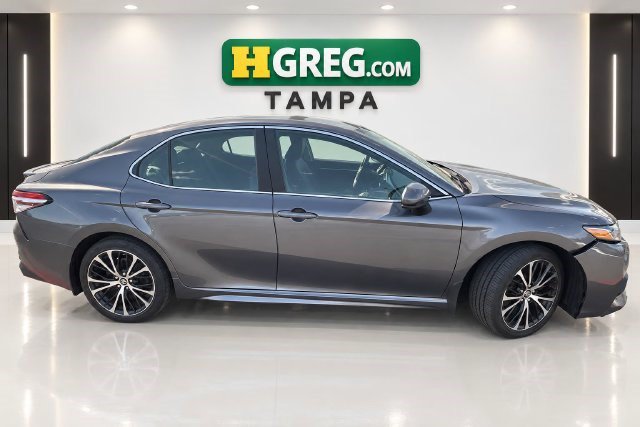 Used 2020 Toyota Camry SE FWD image 4
