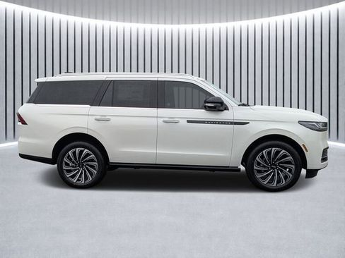 New 2026 Lincoln Navigator Black Label AWD/4WD image 3