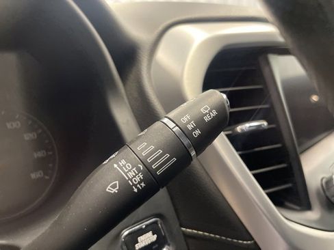 Used 2023 GMC Acadia SLE w/ Driver Convenience Package image 34