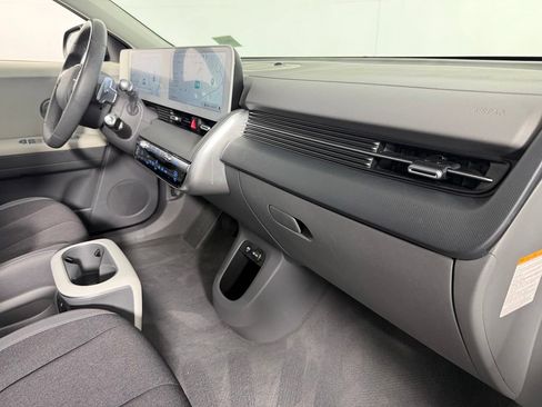 Used 2024 Hyundai Ioniq 5 SEL RWD image 32