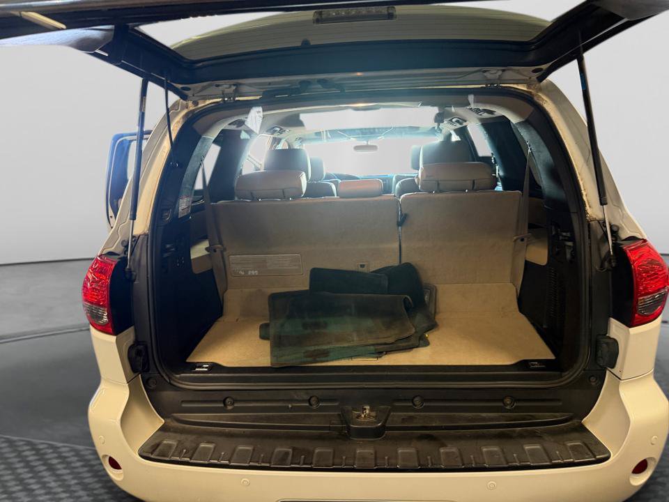 Used 2016 Toyota Sequoia Platinum AWD/4WD image 18