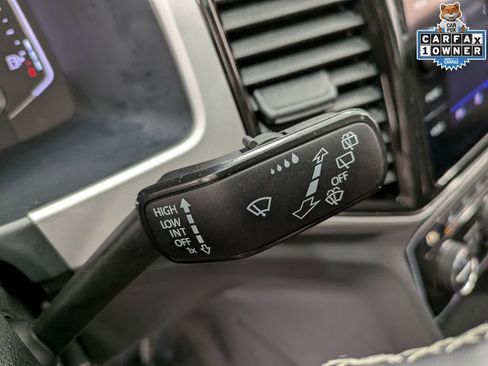 Used 2022 Volkswagen Atlas SE w/ Panoramic Sunroof Package image 18